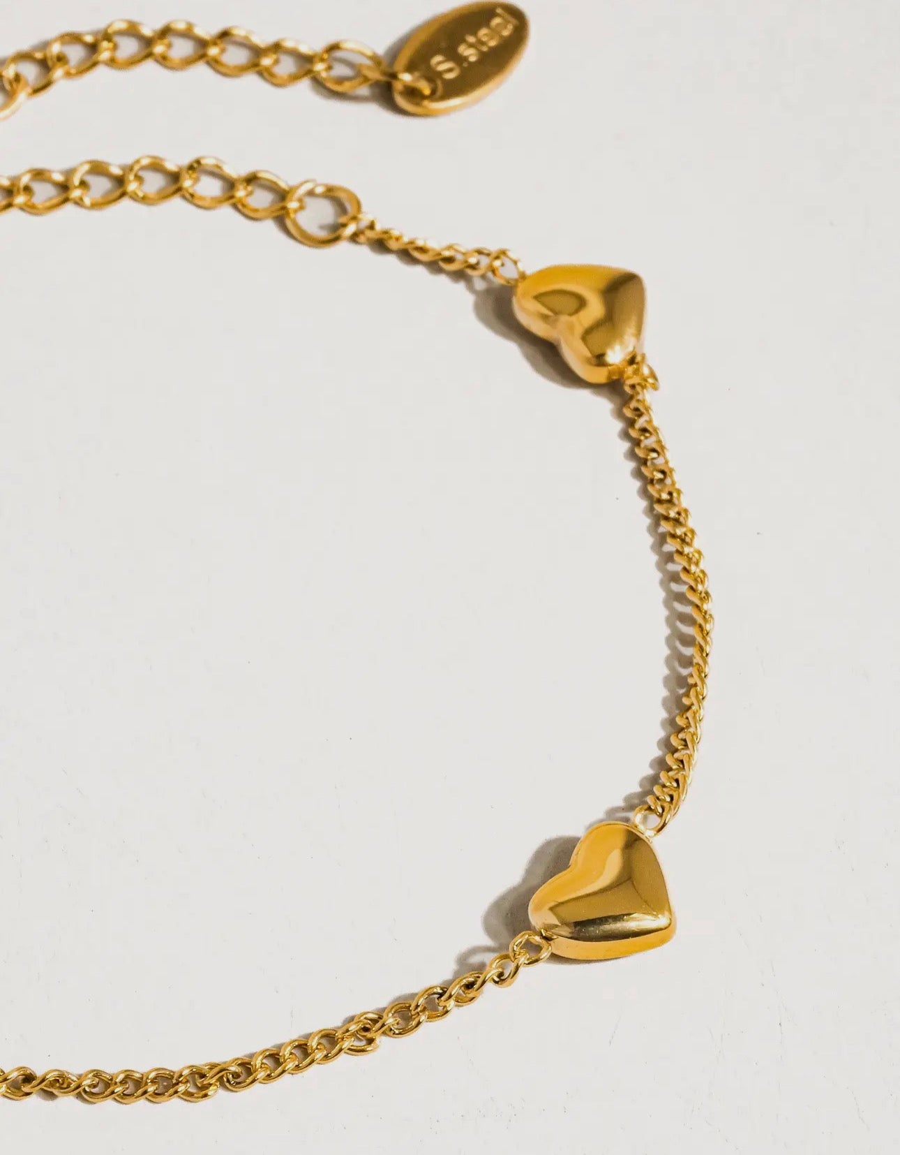 Vivre 18k Gold Non-tarnish Petite Heart Bracelet & Necklace Set